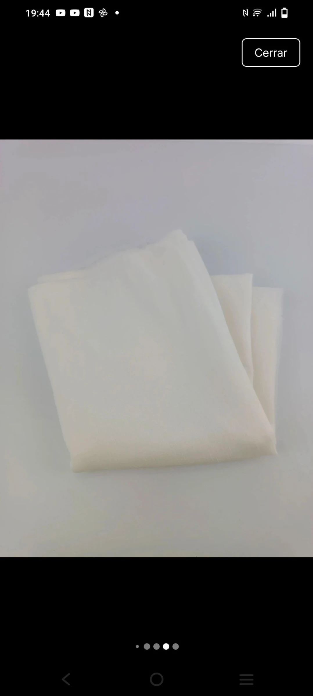 Trozo de tela de cortinas color blanco 